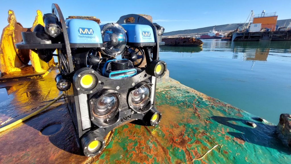 Hydro 300 integrated in compact ROV for shallow water inspection. Photogrammetry camera
